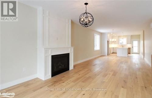19 Gordon Cres, Meaford, ON - Indoor Photo Showing Living Room With Fireplace