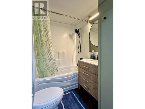 5307 51 Street, Fort Nelson, BC - Indoor Photo Showing Bathroom