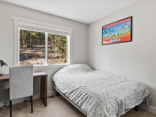 1590 West Kelowna Road, West Kelowna, BC - Indoor Photo Showing Bedroom