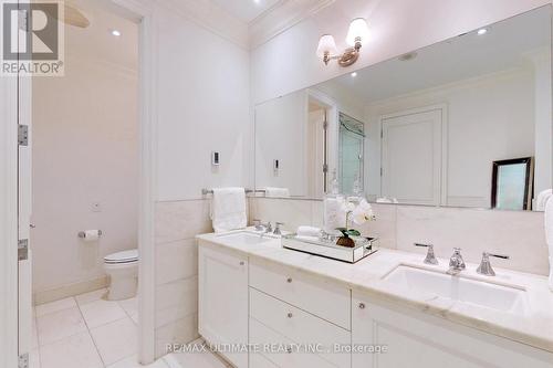 5003 - 311 Bay Street, Toronto, ON - Indoor Photo Showing Bathroom