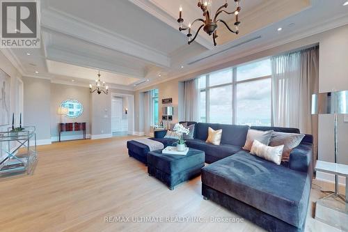5003 - 311 Bay Street, Toronto, ON - Indoor Photo Showing Living Room