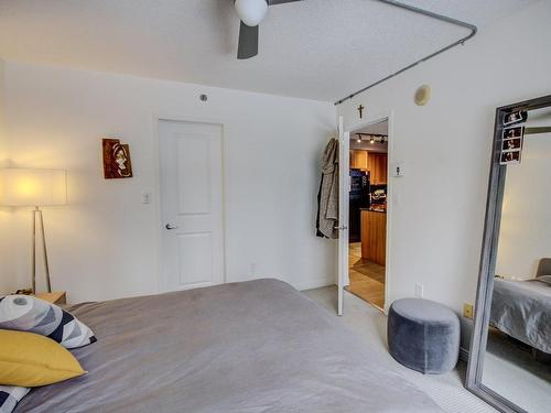 Master bedroom - 810-1200 Rue St-Jacques, Montréal (Ville-Marie), QC - Indoor Photo Showing Bedroom