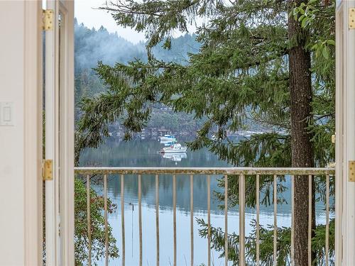 5030 Limberis Dr, Ladysmith, BC - Outdoor With Body Of Water