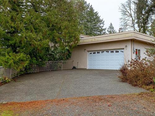 5030 Limberis Dr, Ladysmith, BC - Outdoor