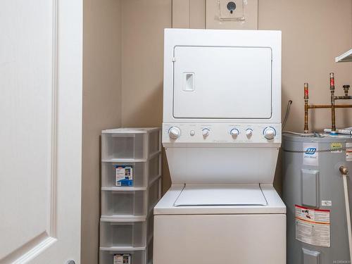 101-193 Second Ave West, Qualicum Beach, BC - Indoor Photo Showing Laundry Room