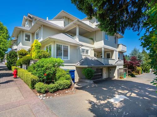 101-193 Second Ave West, Qualicum Beach, BC - Outdoor With Facade