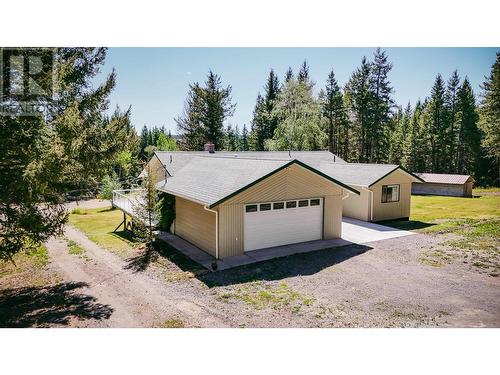 5902 Eastwood Road, 100 Mile House, BC - Outdoor