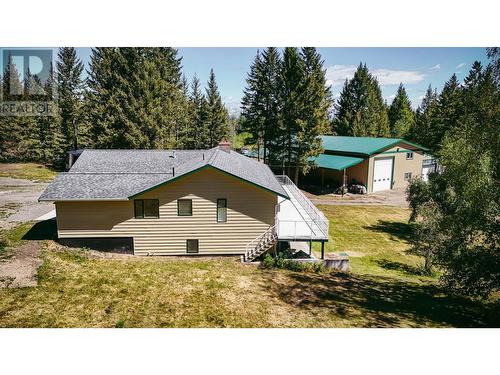 5902 Eastwood Road, 100 Mile House, BC - Outdoor