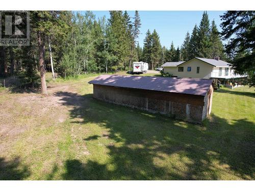 5902 Eastwood Road, 100 Mile House, BC - Outdoor