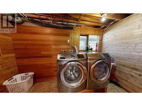 5902 Eastwood Road, 100 Mile House, BC - Indoor Photo Showing Laundry Room