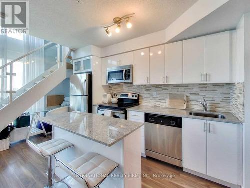 1707 - 155 Legion Road N, Toronto, ON - Indoor Photo Showing Kitchen With Upgraded Kitchen