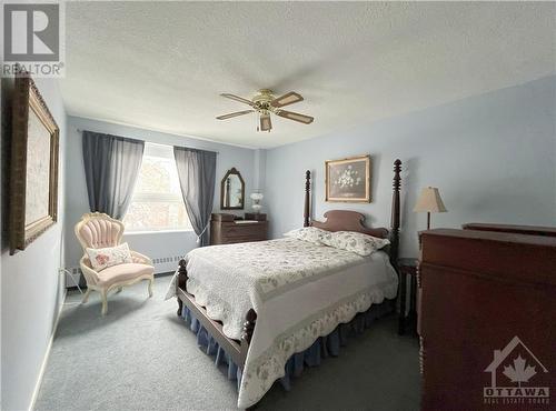 Primary Bedroom - 373 Laurier Avenue Unit#204, Ottawa, ON - Indoor Photo Showing Bedroom