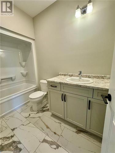 Main 4pc bath - 390 Ridge Street, Port Elgin, ON - Indoor Photo Showing Bathroom