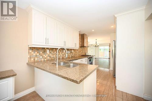 3 Moonstream Court, Mississauga, ON - Indoor Photo Showing Kitchen With Double Sink