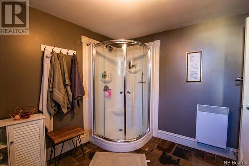 728 Churchill Row, Fredericton, NB - Indoor Photo Showing Bathroom