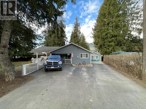 22 Wolfe Street, Sicamous, BC - Outdoor