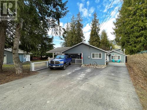 22 Wolfe Street, Sicamous, BC - Outdoor