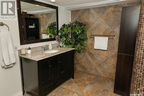 241 Alberta Avenue, Kerrobert, SK - Indoor Photo Showing Bathroom