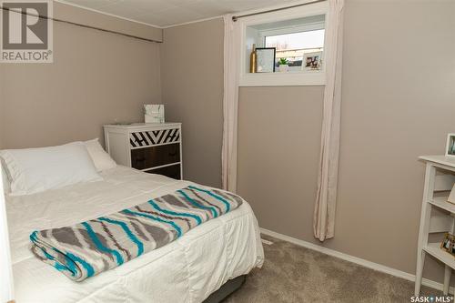 241 Alberta Avenue, Kerrobert, SK - Indoor Photo Showing Bedroom