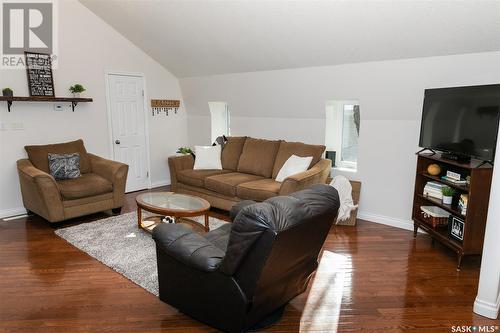 241 Alberta Avenue, Kerrobert, SK - Indoor Photo Showing Living Room