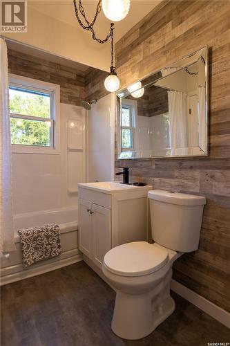 401 Short Street, Esterhazy, SK - Indoor Photo Showing Bathroom