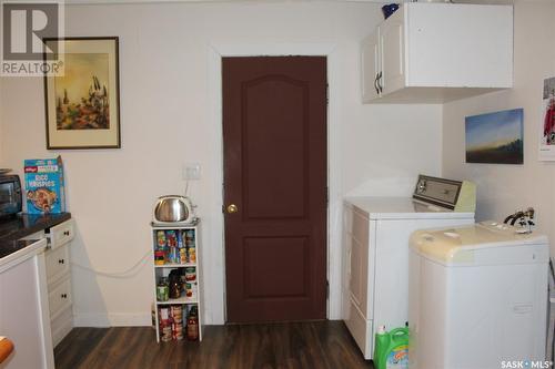 107 4Th Avenue E, Climax, SK - Indoor Photo Showing Laundry Room