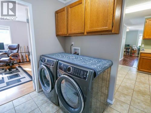 3268 Hanson Road, Quesnel, BC - Indoor Photo Showing Laundry Room