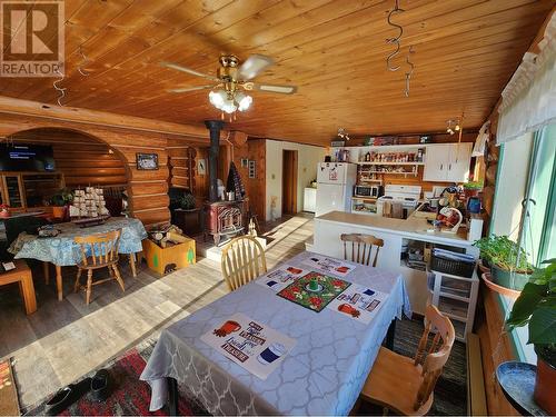 2875 Spout Lake Road, Lac La Hache, BC - Indoor Photo Showing Dining Room