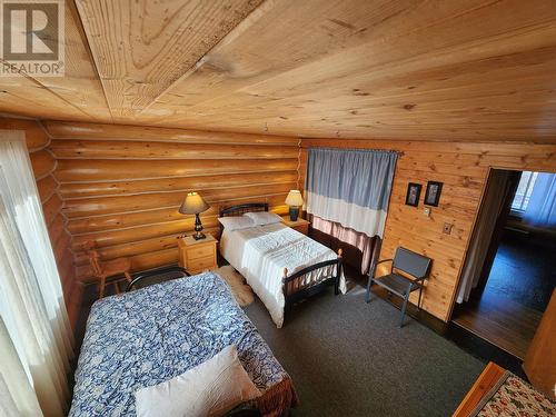 2875 Spout Lake Road, Lac La Hache, BC - Indoor Photo Showing Bedroom