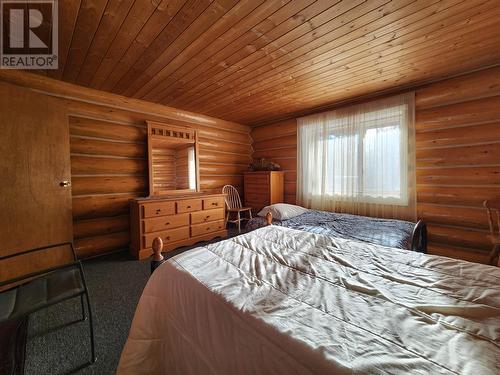 2875 Spout Lake Road, Lac La Hache, BC - Indoor Photo Showing Bedroom