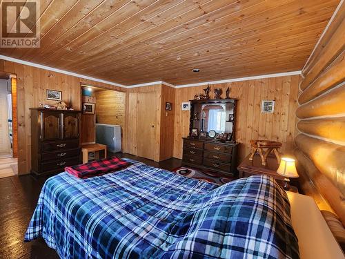 2875 Spout Lake Road, Lac La Hache, BC - Indoor Photo Showing Bedroom
