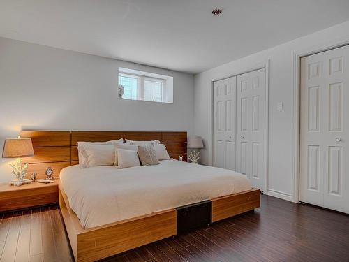 Chambre Ã Â coucher - 15 Av. D'Amiens, Estérel, QC - Indoor Photo Showing Bedroom