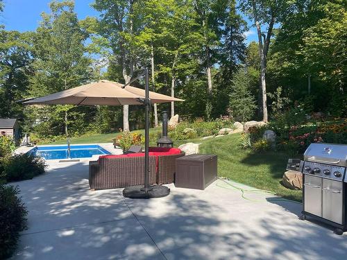 Piscine - 15 Av. D'Amiens, Estérel, QC - Outdoor With In Ground Pool