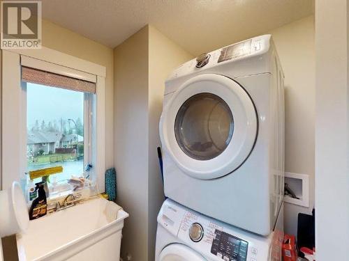 7342 Lasqueti Way, Powell River, BC - Indoor Photo Showing Laundry Room