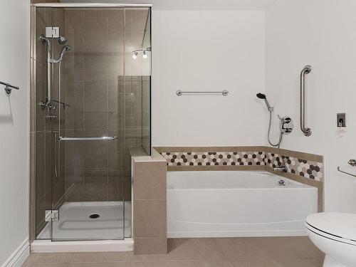 Salle de bains - 707-1150 Rue De Courchevel, Lévis (Les Chutes-De-La-Chaudière-Est), QC - Indoor Photo Showing Bathroom
