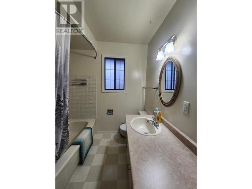 1349 Johnston Avenue, Quesnel, BC - Indoor Photo Showing Bathroom