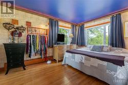Main floor Master bedroom - 