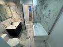 Salle de bains - 933  - 937 Av. Harvard, Montréal (Côte-Des-Neiges/Notre-Dame-De-Grâce), QC  - Indoor Photo Showing Bathroom 