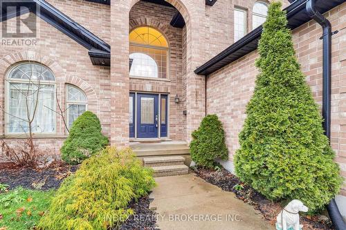 1095 Coronation Dr, London, ON - Outdoor