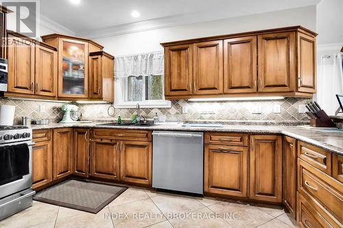 1095 Coronation Dr, London, ON - Indoor Photo Showing Kitchen With Double Sink