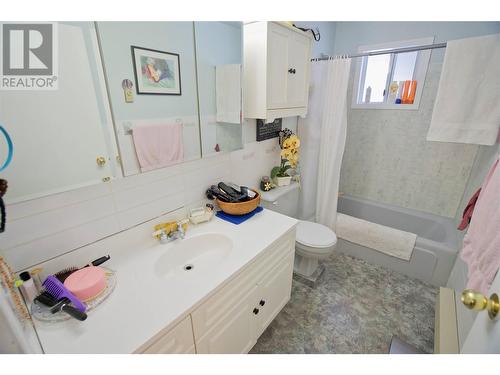 2263 Bromley Crescent, Princeton, BC - Indoor Photo Showing Bathroom