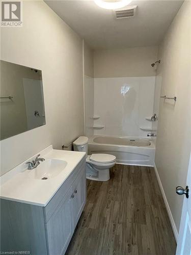 4319 Hwy 11 N, North Bay, ON - Indoor Photo Showing Bathroom