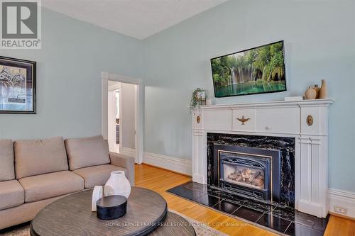 452 Hunter St, Peterborough, ON - Indoor Photo Showing Living Room With Fireplace