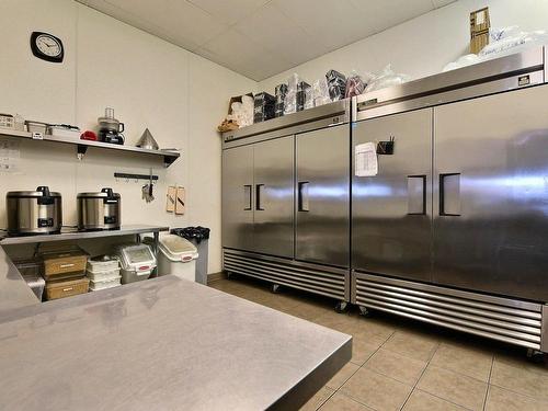 Kitchen - 5680 Boul. Robert-Bourassa, Laval (Duvernay), QC 