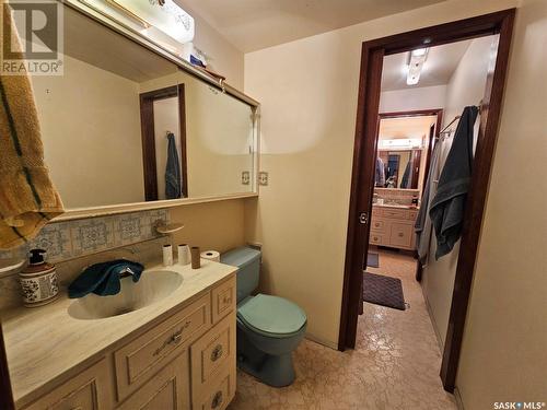 107 Centre Street, Kincaid, SK - Indoor Photo Showing Bathroom