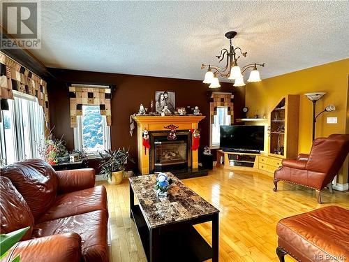 2583 205 Route, Saint-François-De-Madawaska, NB - Indoor Photo Showing Living Room With Fireplace