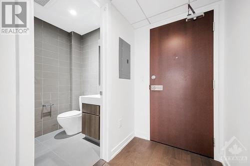 199 Slater Street Unit#1004, Ottawa, ON - Indoor Photo Showing Bathroom