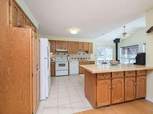 919 Guelph Rd, Centre Wellington, ON - Indoor Photo Showing Kitchen