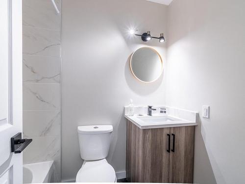Salle de bains attenante Ã  la CCP - 424-231 Ch. De Lac-Tremblant-Nord, Mont-Tremblant, QC - Indoor Photo Showing Bathroom