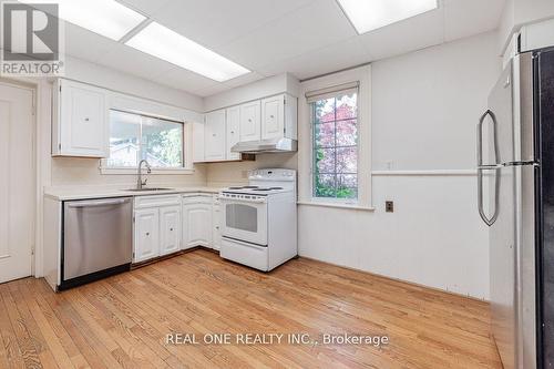 485 Macdonald Road, Oakville, ON - Indoor Photo Showing Kitchen